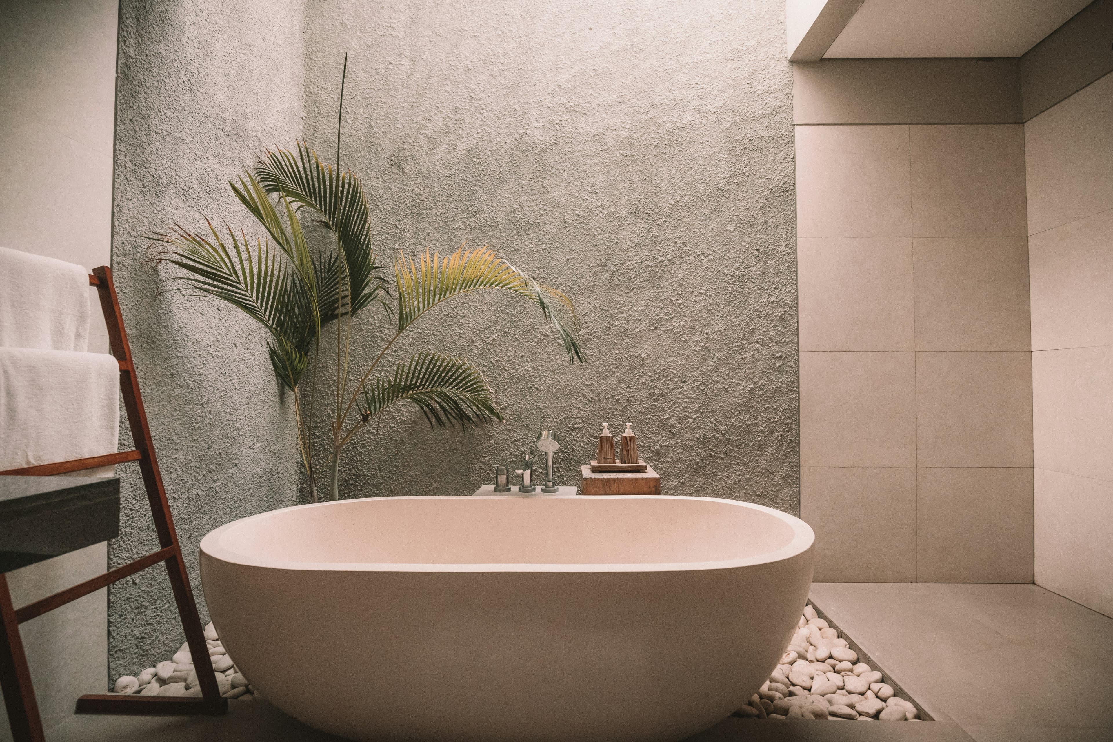 Walk-in rainfall shower